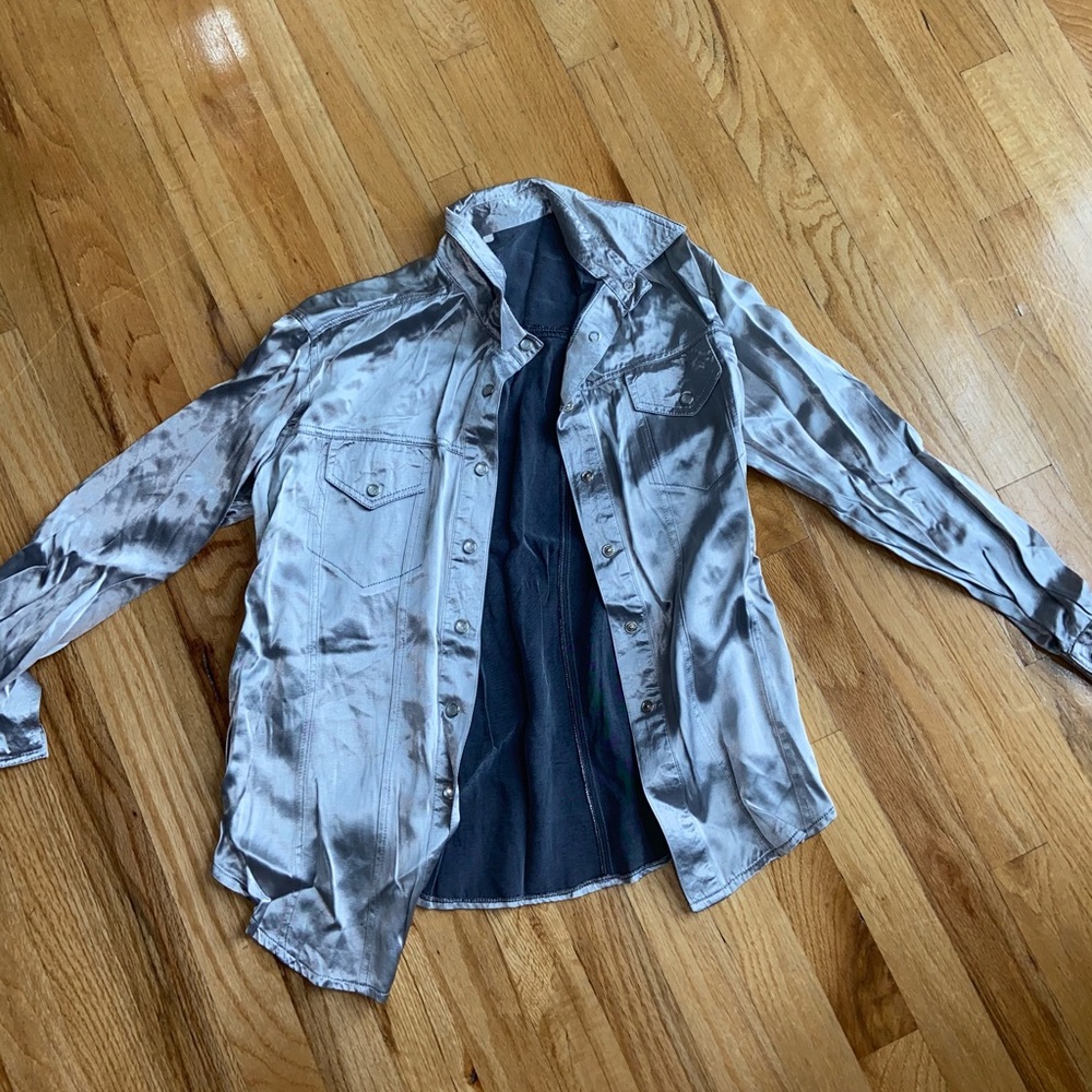 Metallic- looking button down top